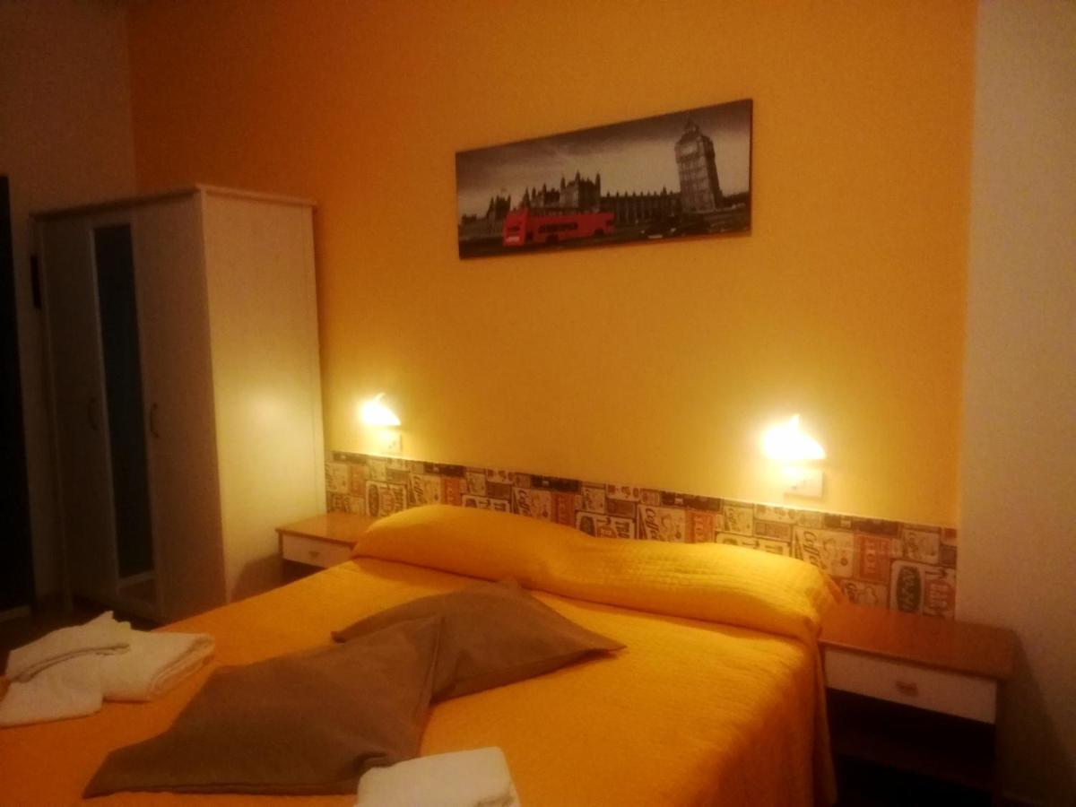 Hotel Galles リミニ エクステリア 写真