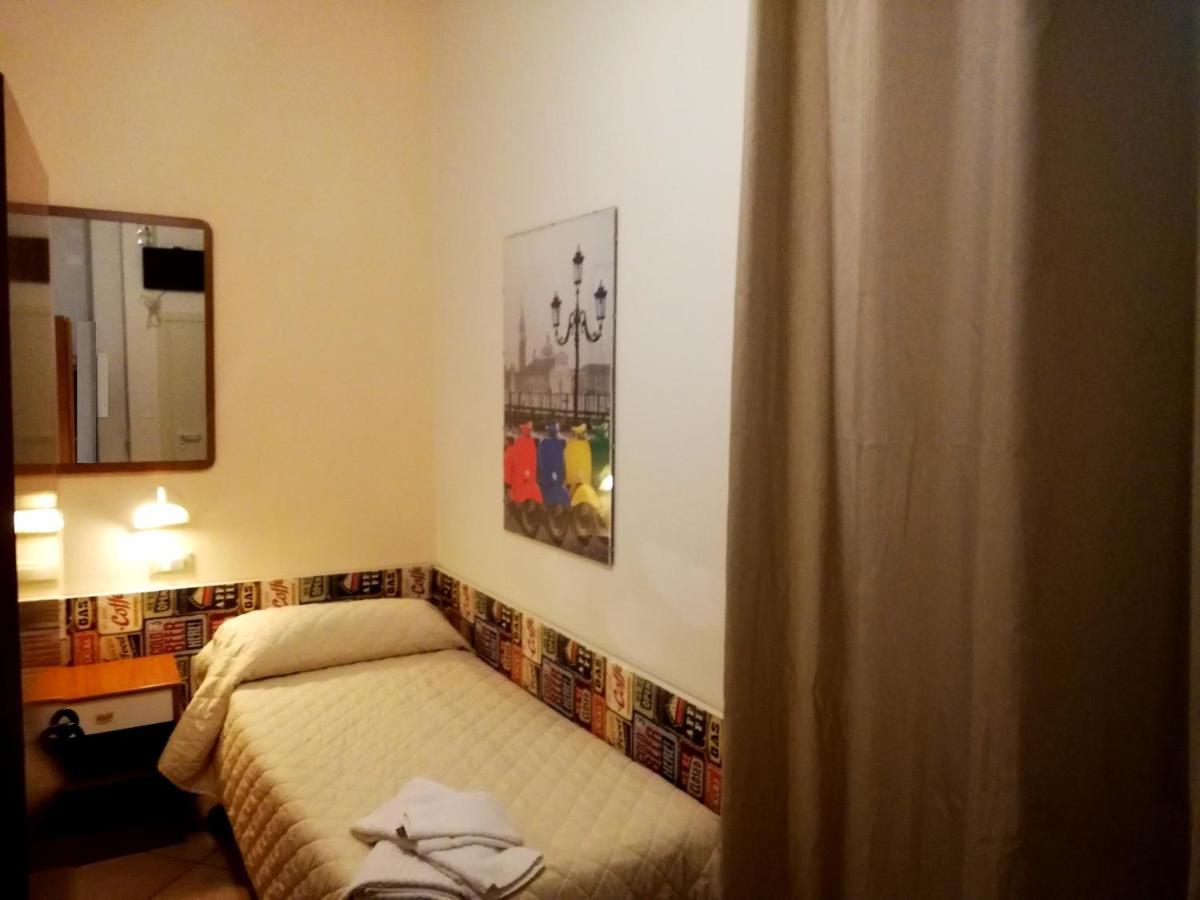 Hotel Galles リミニ エクステリア 写真