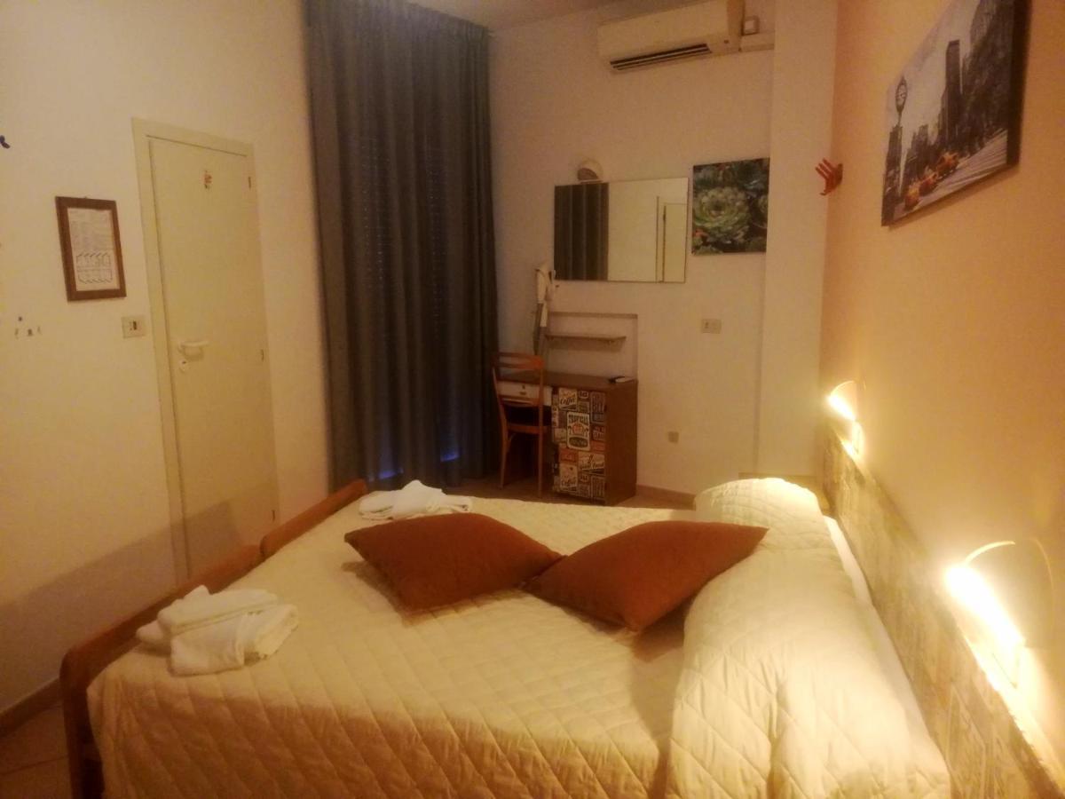 Hotel Galles リミニ エクステリア 写真