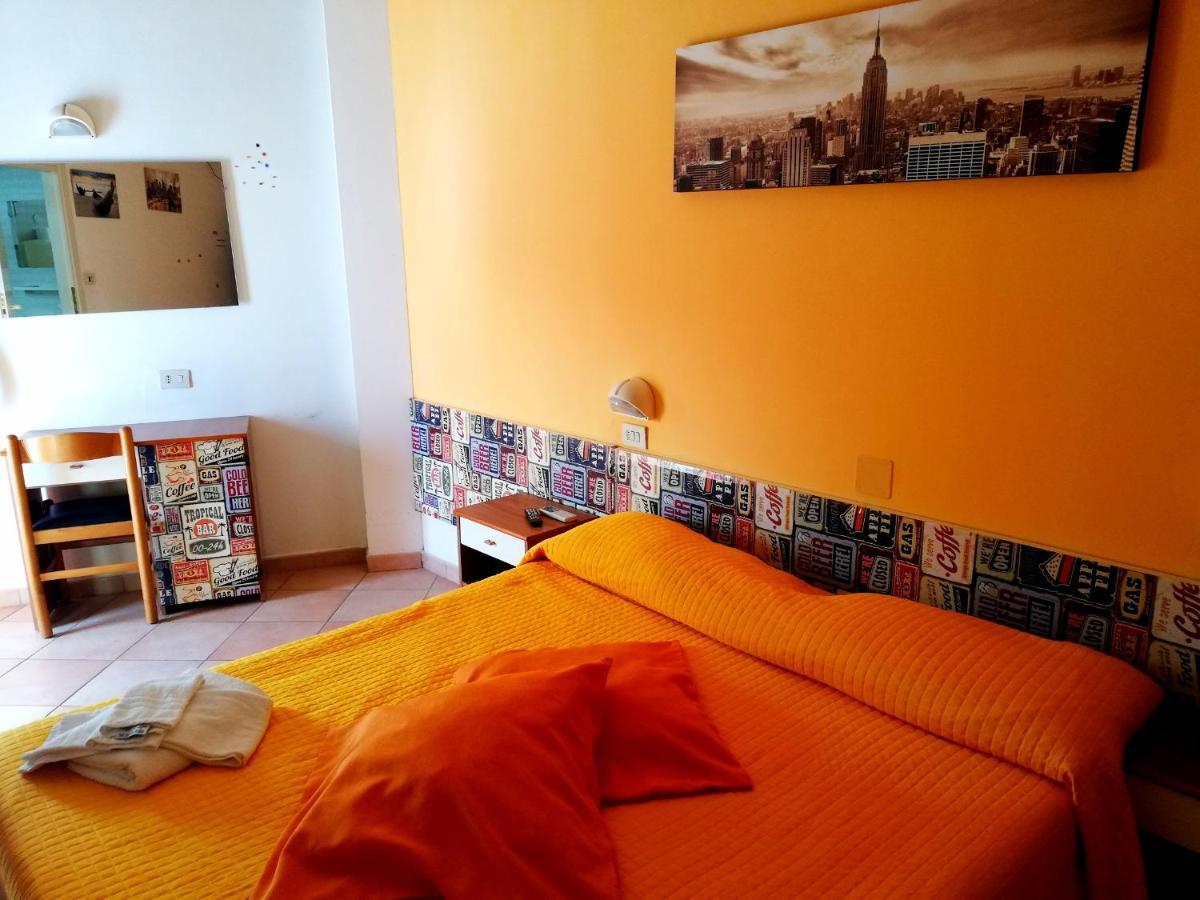 Hotel Galles リミニ エクステリア 写真